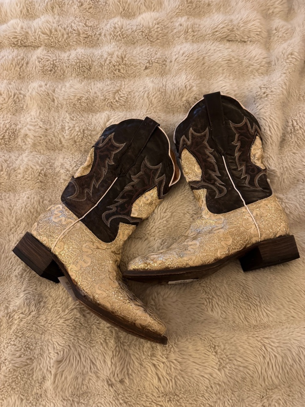 Glitter Lace Western Cowboy Boots - Gold and Black